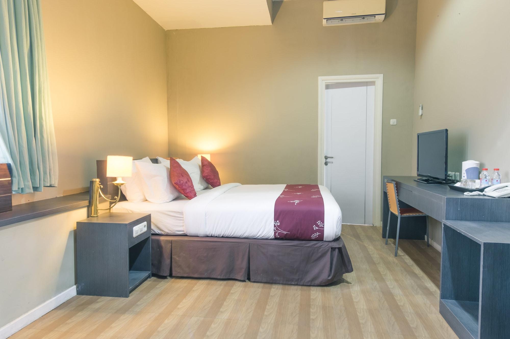 Reddoorz @ Sunset Point Seminyak Hotel Екстериор снимка