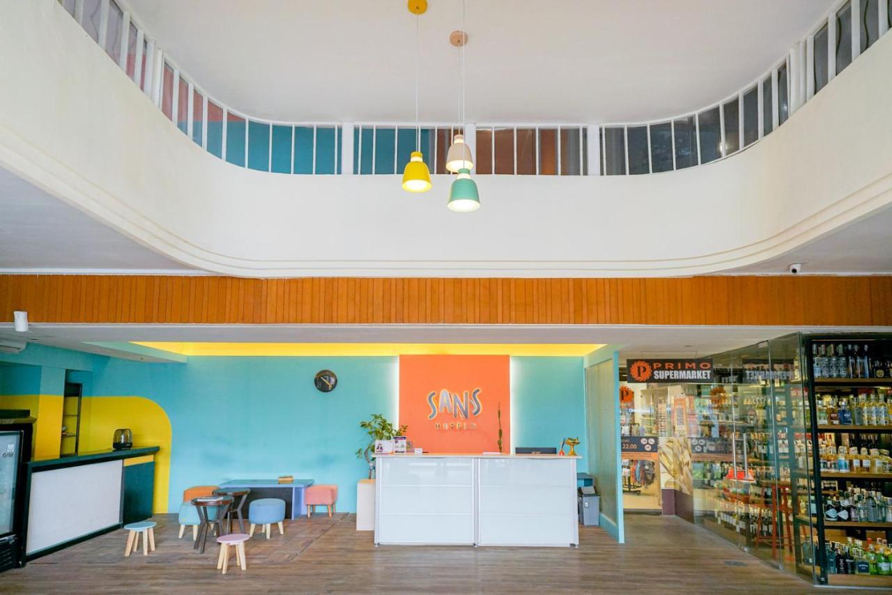 Reddoorz @ Sunset Point Seminyak Hotel Екстериор снимка