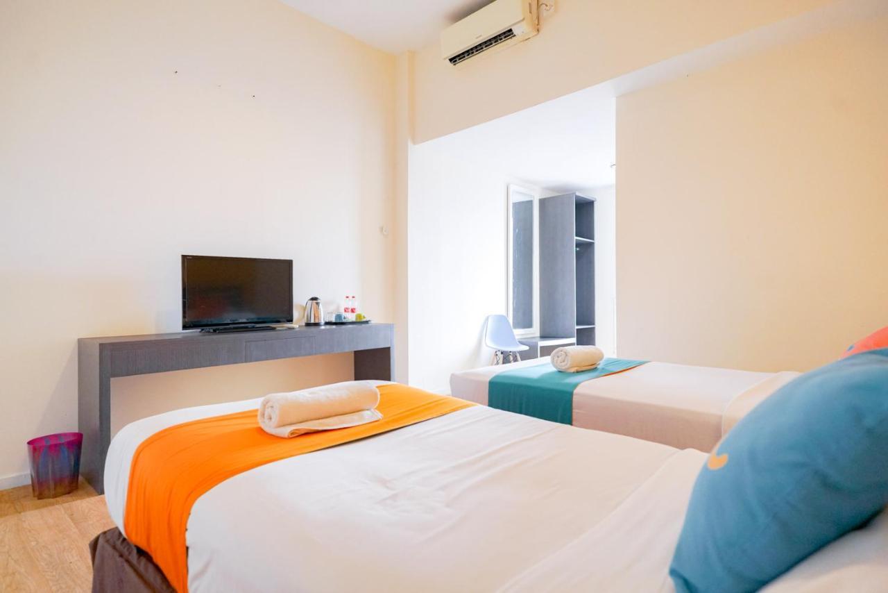 Reddoorz @ Sunset Point Seminyak Hotel Екстериор снимка
