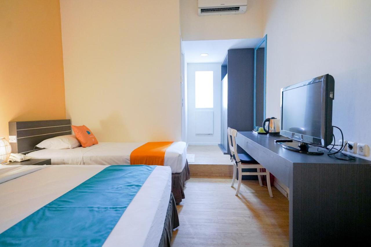 Reddoorz @ Sunset Point Seminyak Hotel Екстериор снимка
