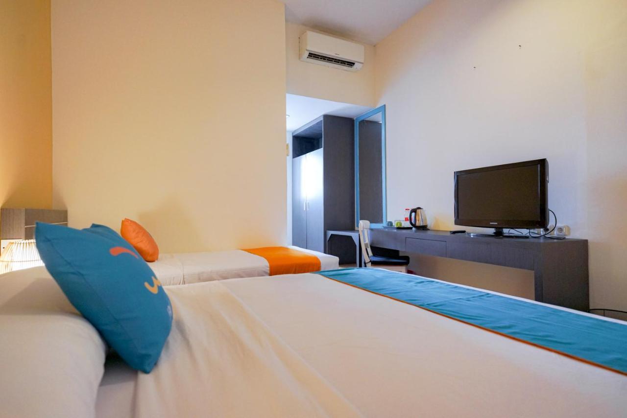Reddoorz @ Sunset Point Seminyak Hotel Екстериор снимка