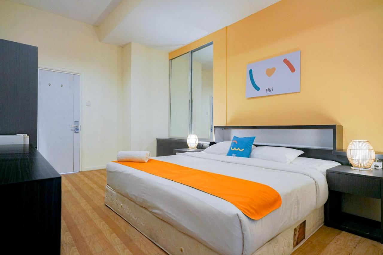 Reddoorz @ Sunset Point Seminyak Hotel Екстериор снимка