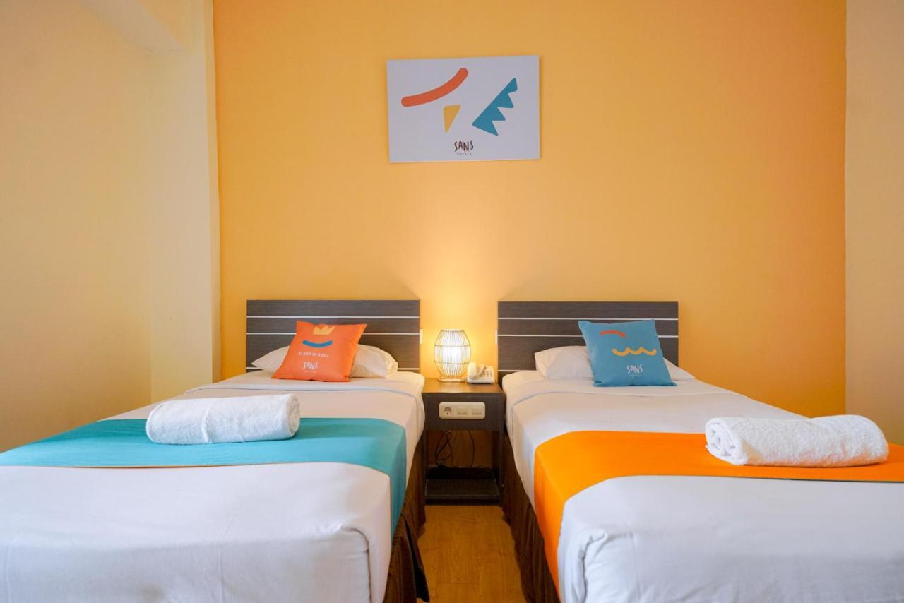 Reddoorz @ Sunset Point Seminyak Hotel Екстериор снимка