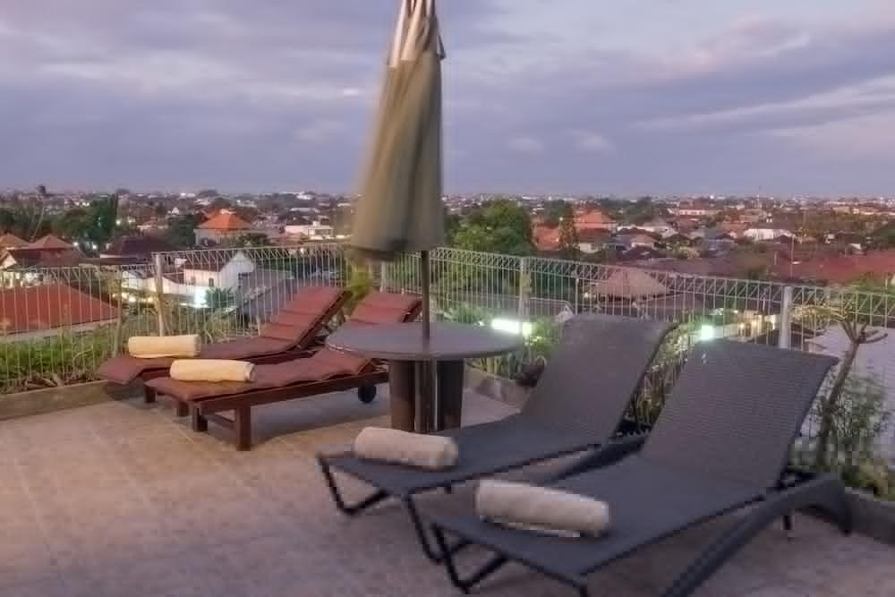 Reddoorz @ Sunset Point Seminyak Hotel Екстериор снимка
