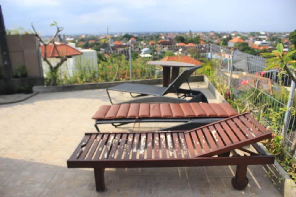 Reddoorz @ Sunset Point Seminyak Hotel Екстериор снимка