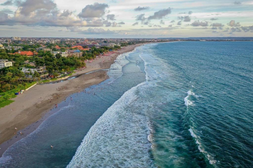 Reddoorz @ Sunset Point Seminyak Hotel Екстериор снимка